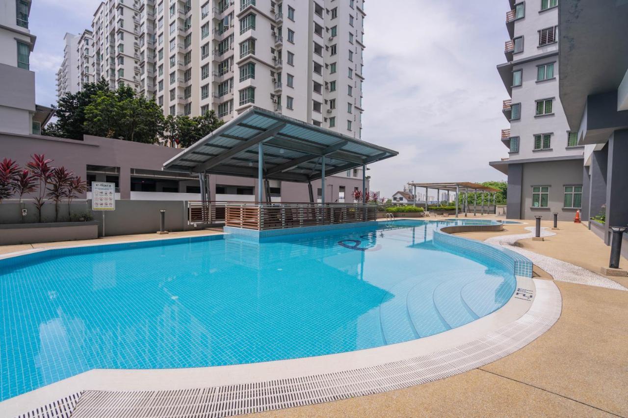 Cozy 2-Bedroom For 4 Pax With Pool - Субанг-Джая Экстерьер фото